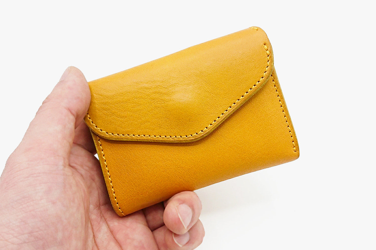 CRAMP / Ikenohata Ginzaten Italian shrink leather with a rich expression. Compact card case sized wallet 