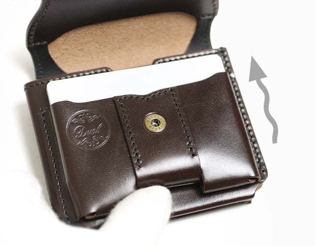 Dual / 池之端銀革店 透明感のあるツヤが現れるサドルプルアップレザー ギャルソンコンパクトウォレット