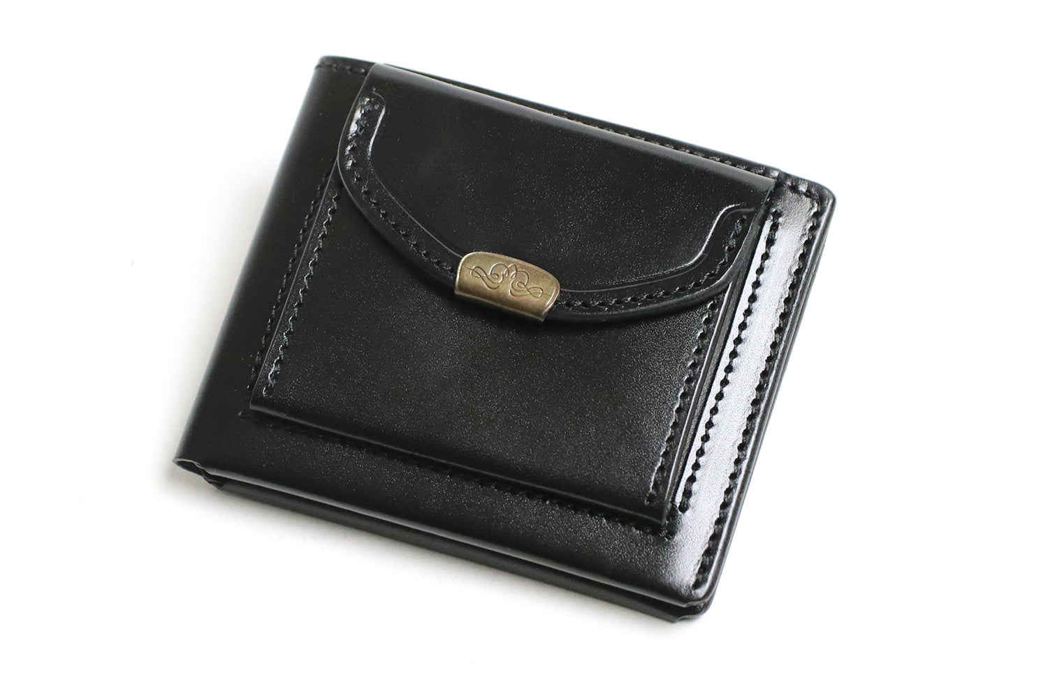 Dual / 池之端銀革店 透明感のあるツヤが現れるサドルプルアップレザー