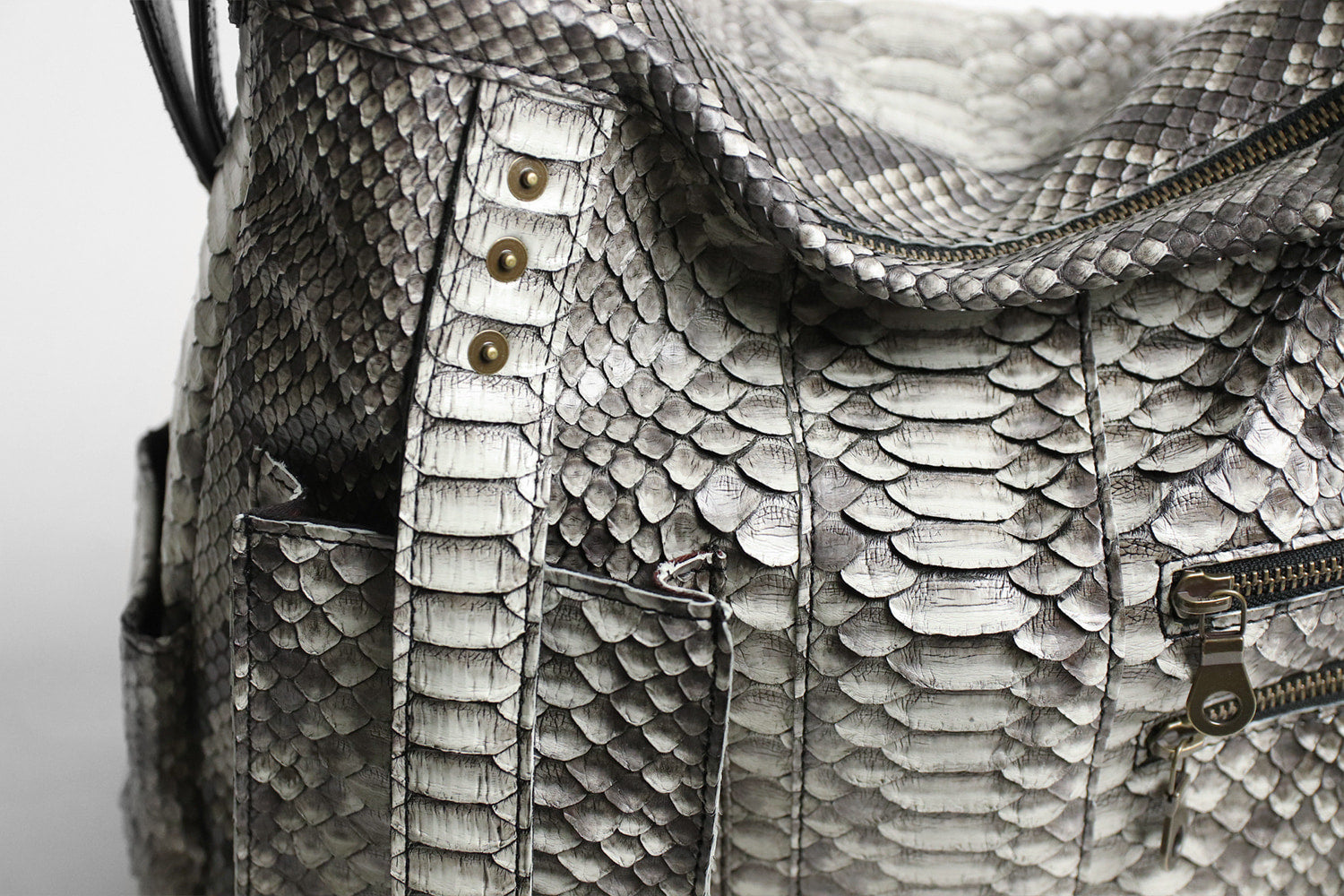 FU-SI FERNALLE / GB PYTHON collection Beautiful diamond python 3way bag