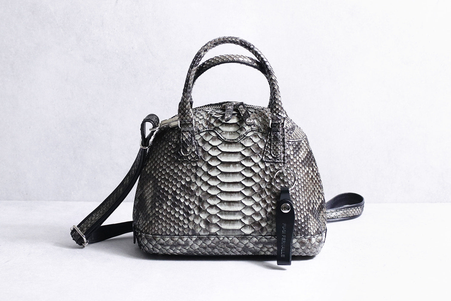 FU-SI FERNALLE / GB PYTHON collection Beautiful diamond python 2-way bag