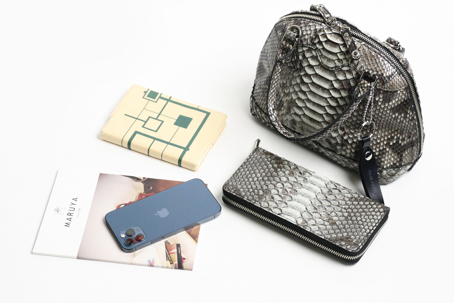 FU-SI FERNALLE / GB PYTHON collection Beautiful diamond python 2-way bag