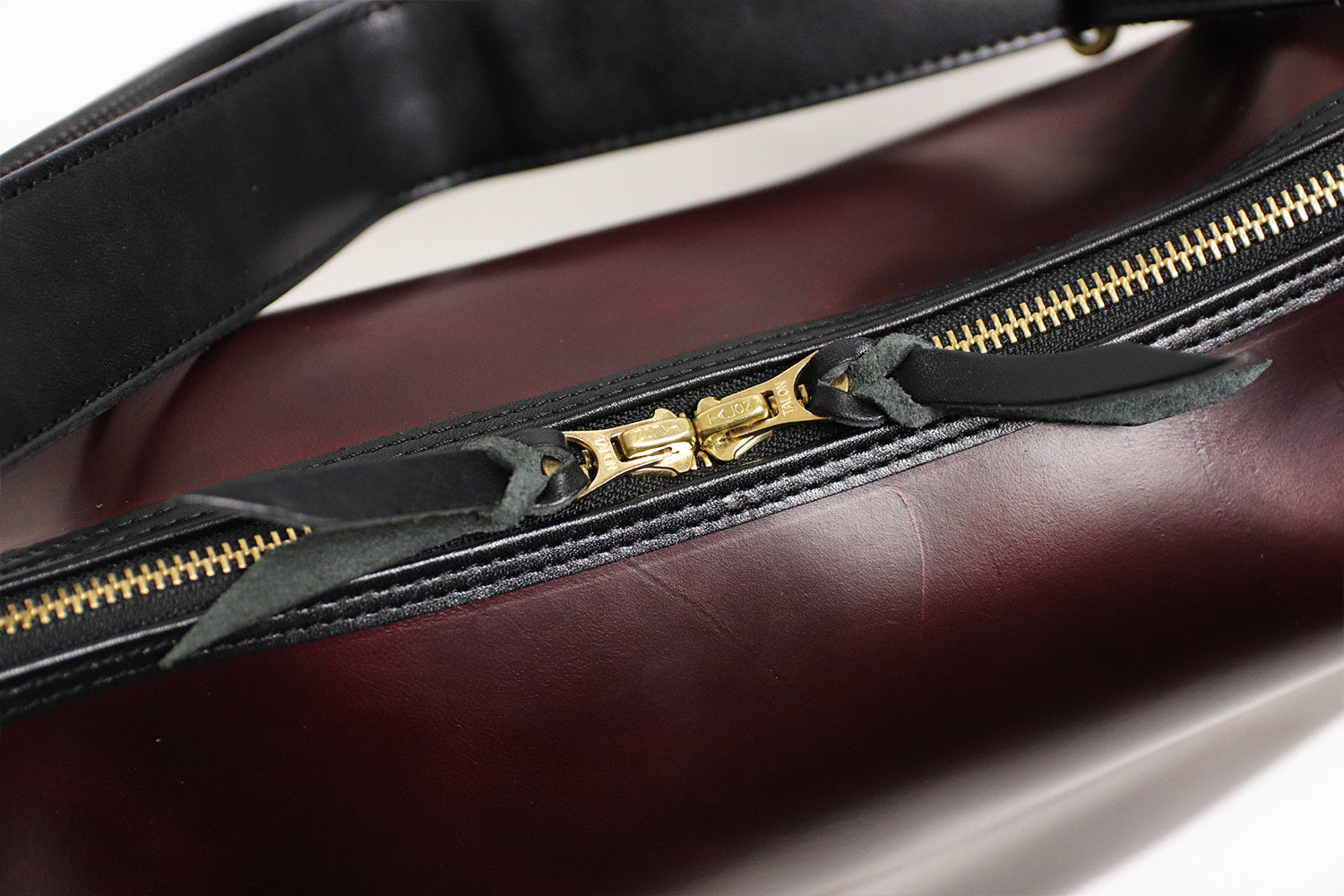 INCEPTION / Chromexcel Leather BANANA BAG