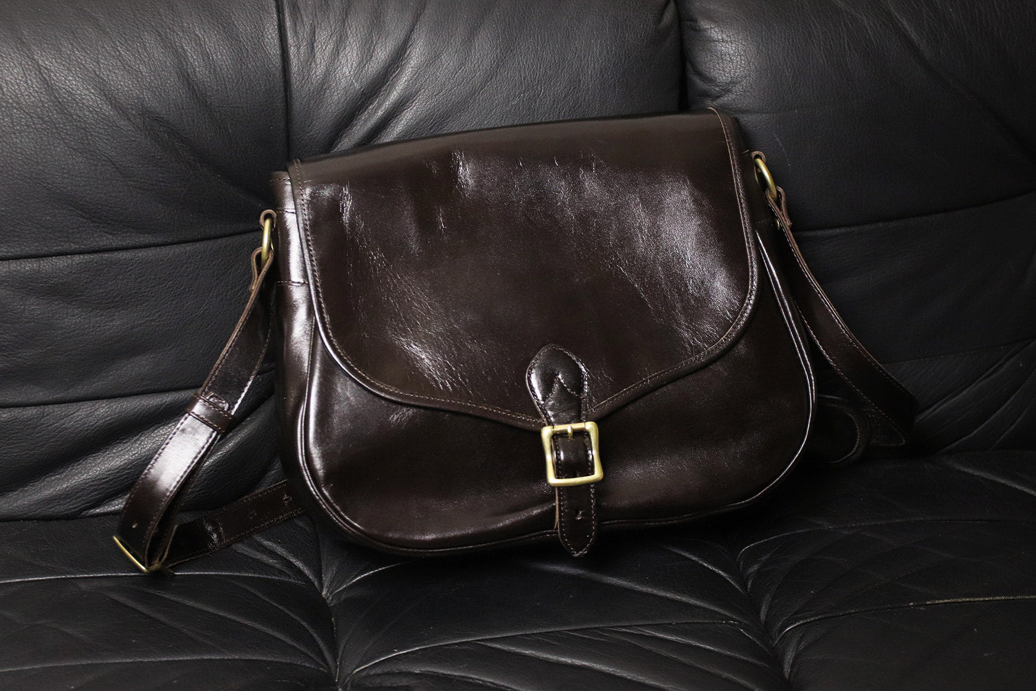 INCEPTION / HORSE HIDE MAIL BAG（MEDIUM）