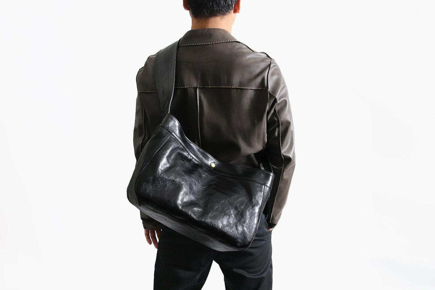 INCEPTION / HORSE HIDE NEWSPAPER BAG