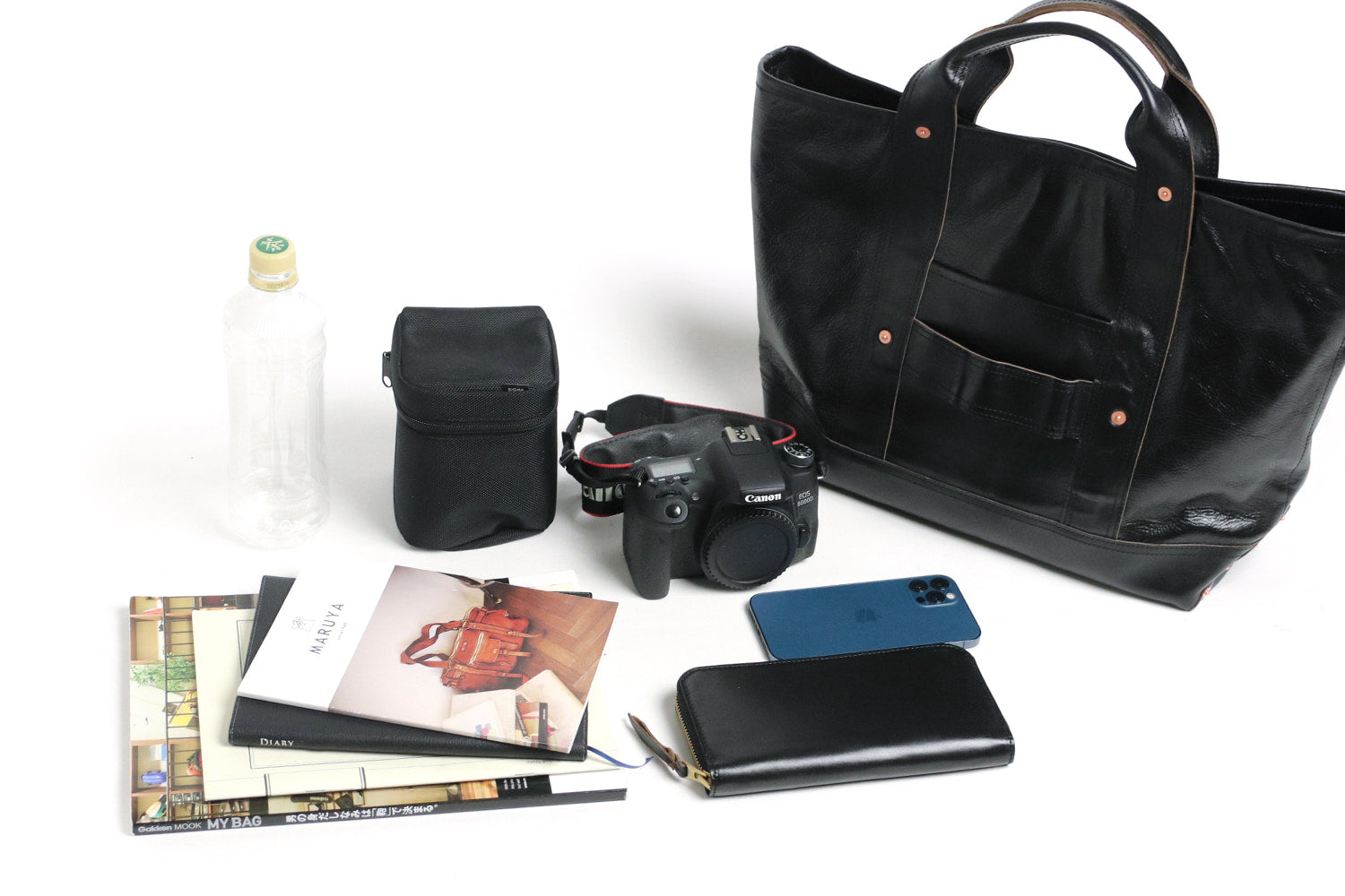 INCEPTION / HORSE HIDE COAL BAG (MEDIUM)