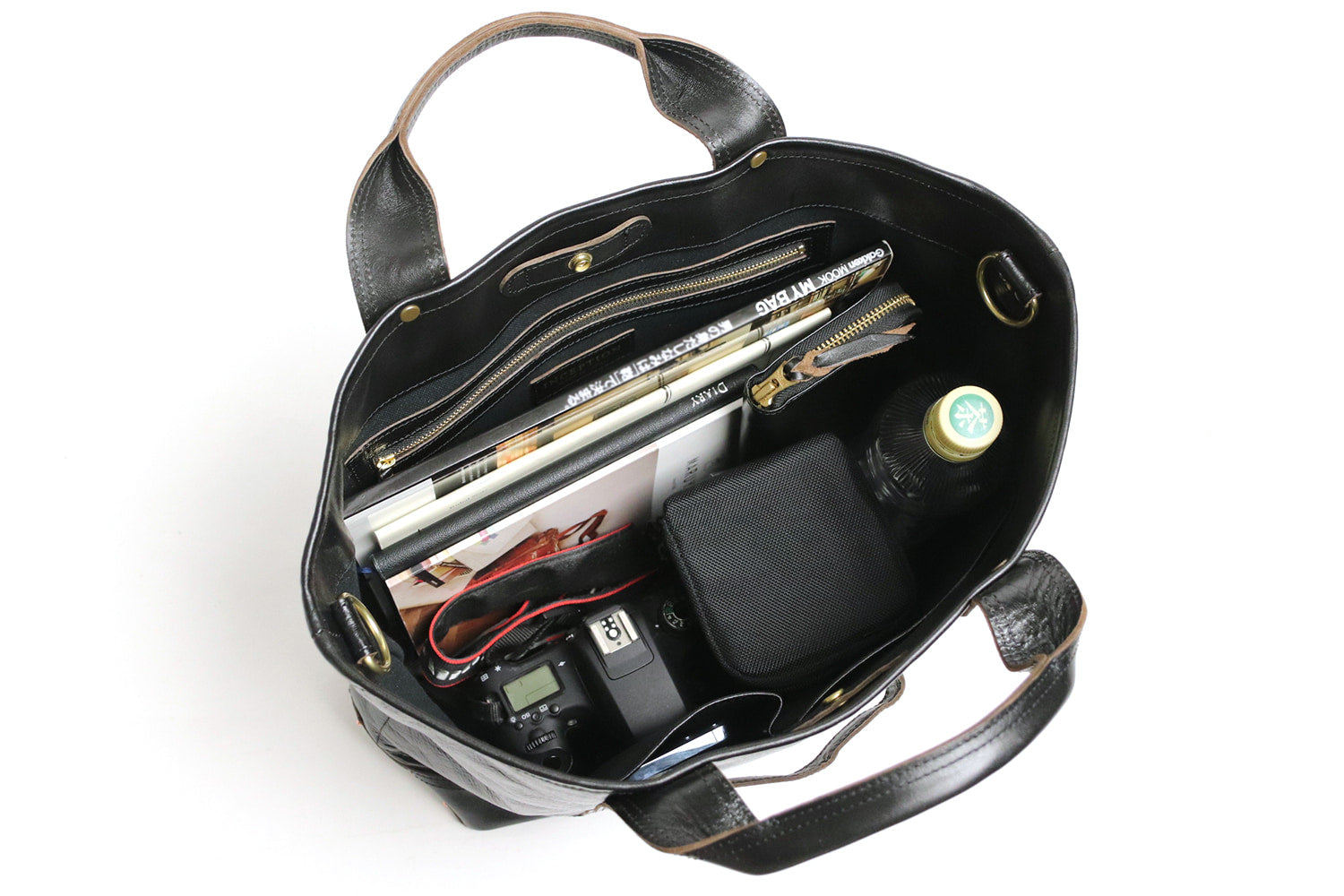 INCEPTION / HORSE HIDE COAL BAG (MEDIUM)