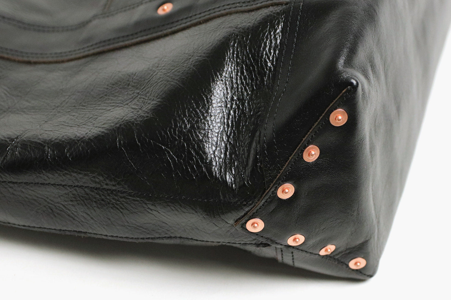 INCEPTION / HORSE HIDE COAL BAG (MEDIUM)