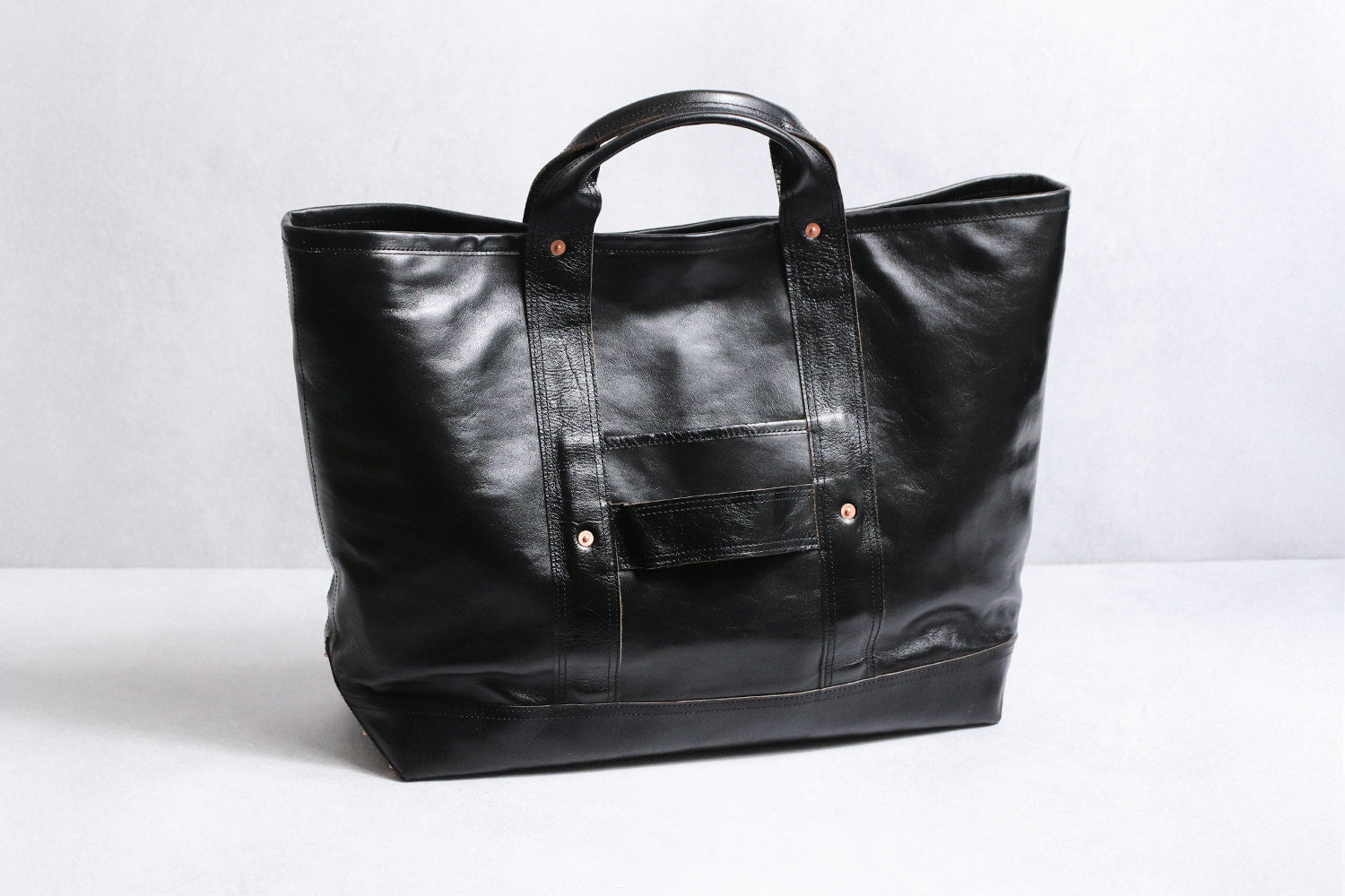 INCEPTION / HORSE HIDE COAL BAG (LARGE)