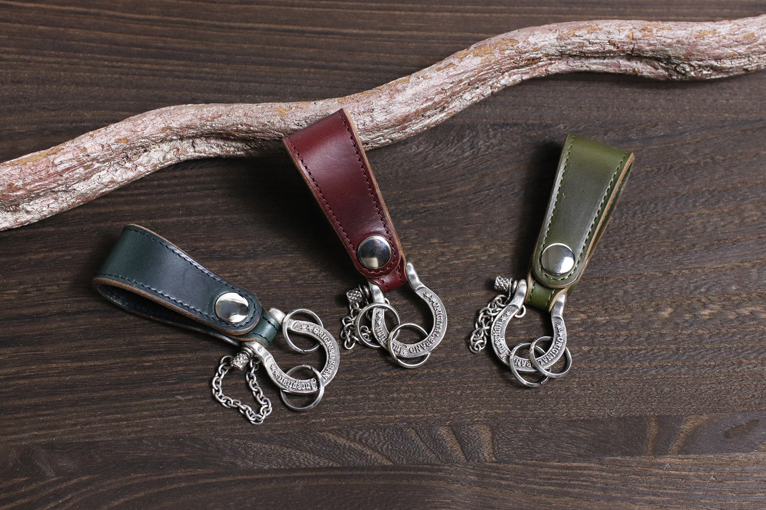 INCEPTION / Chromexcel LEATHER SHACKLE KEY HOLDER SILVER PLATING