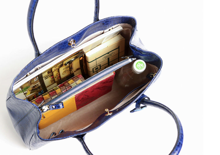 legu by LILY / Chroma A4 相容大容量手提包，採用奢華鱷魚壓花皮革製成