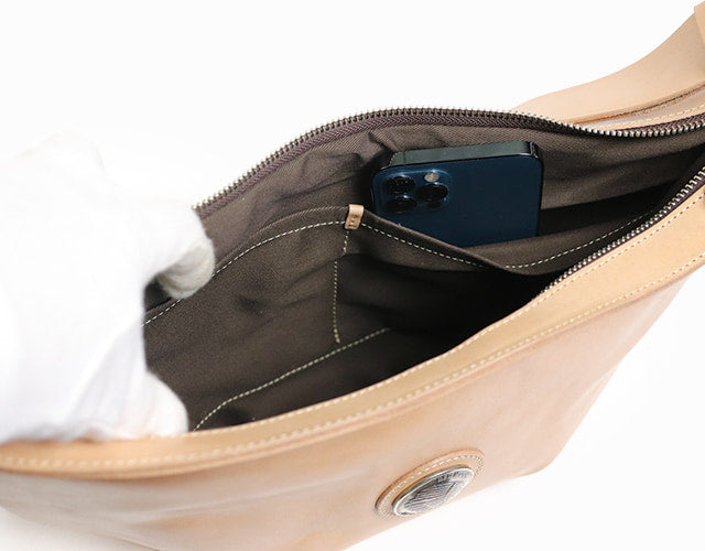 REDMOON /  存在感のある38mmコンチョのオールレザーショルダー