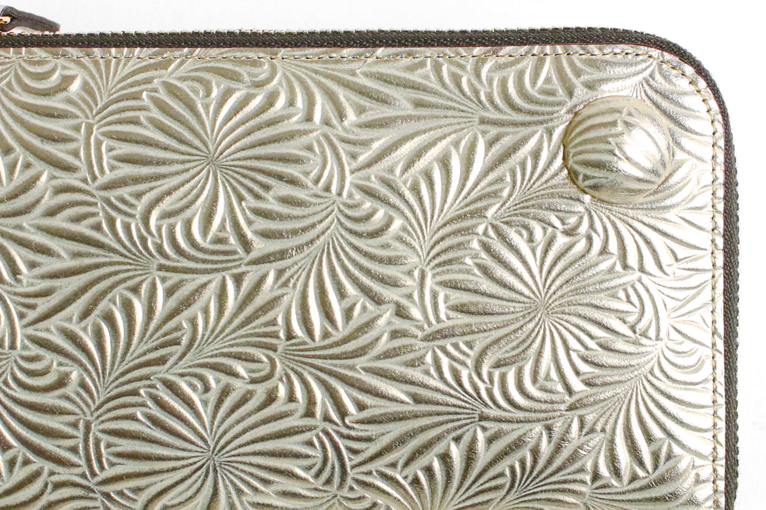 Neutral Gray NP061 Beautiful L zipper middle wallet with daisy embossed pattern