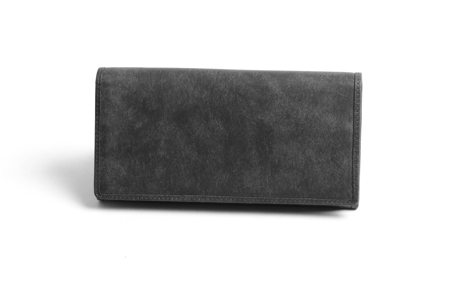 sot / Pueblo Leather Enjoy the unique aging process. A standard long wallet that highlights the charm of distinctive Italian leather. 