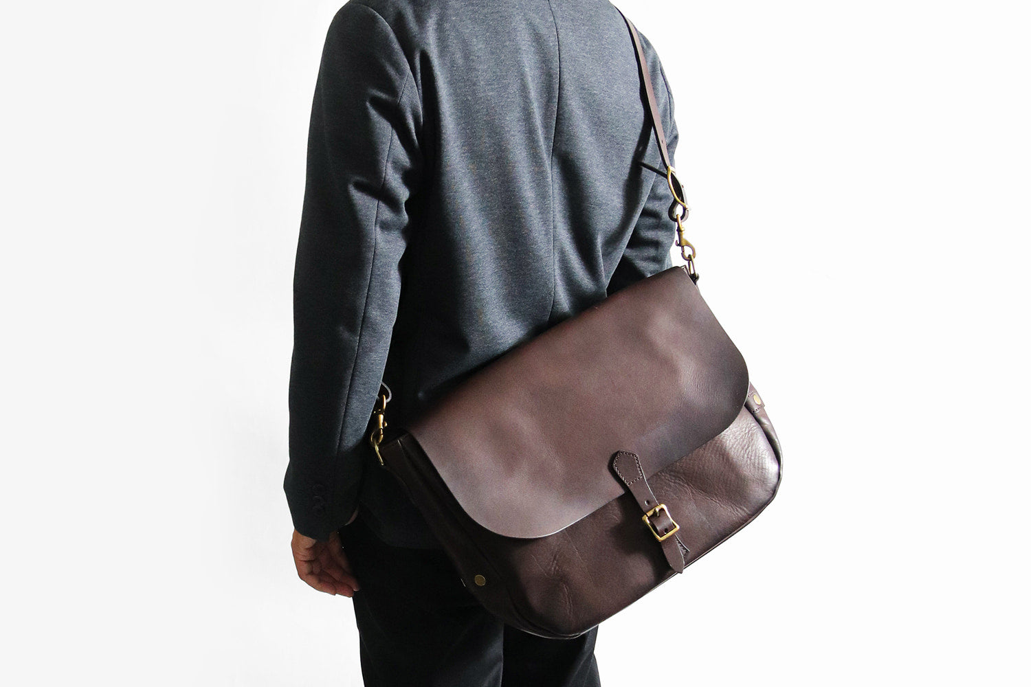 Postman leather bag best sale