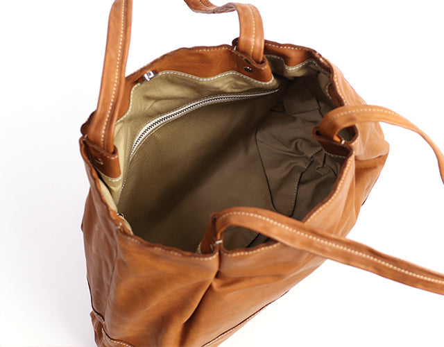 REALMIND / FORO-light Soft and lightweight tote bag made of high-quality piece-dyed horse-tanned leather