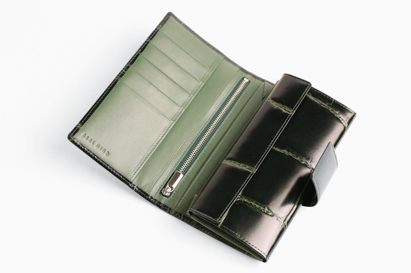 REALMIND / PRIMA 艶めくラージクロコ型押しレザーの手帳風長財布