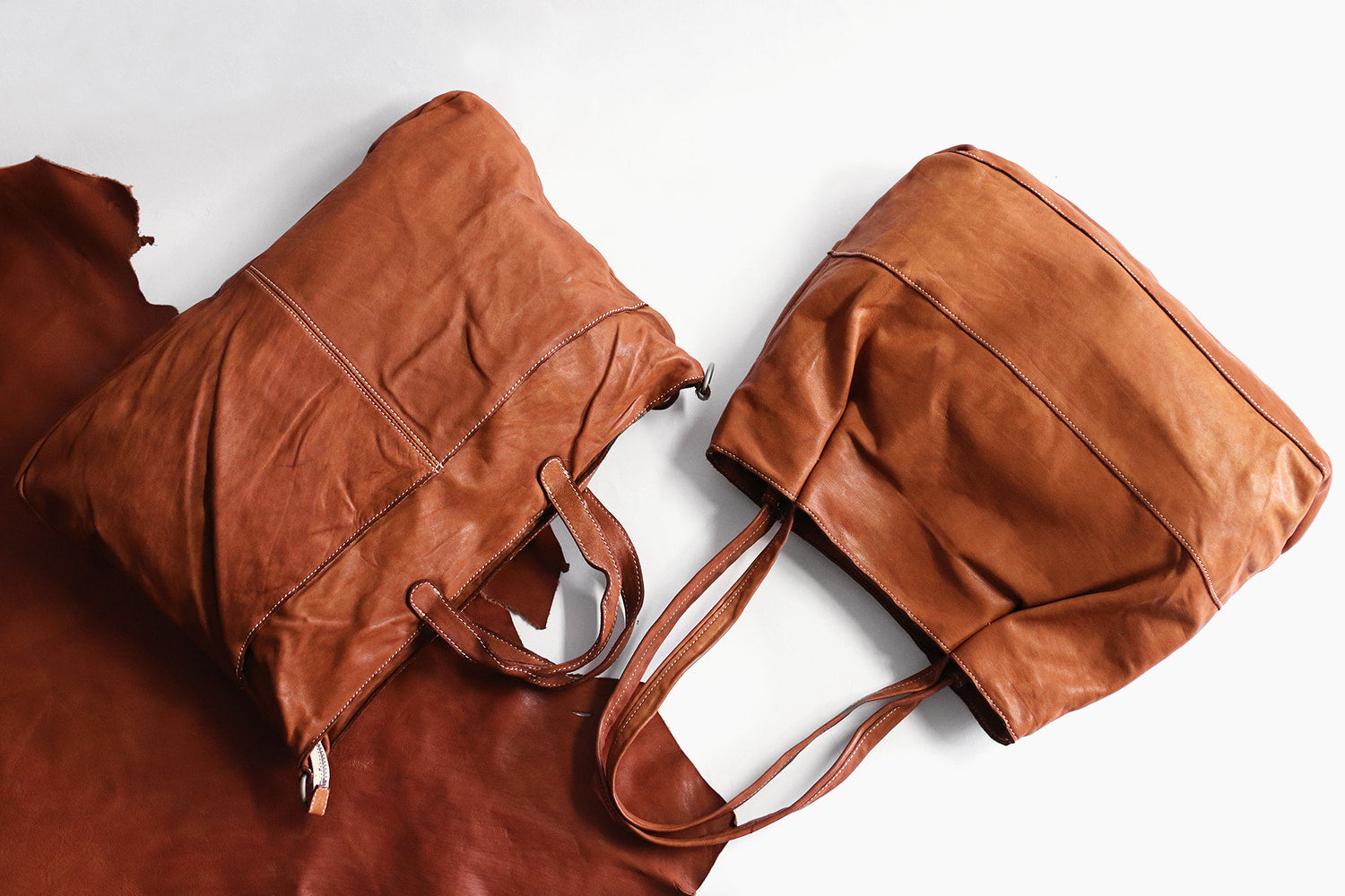 REALMIND / FORO-light Soft and light 2-way bag made of high-quality piece-dyed horse tan leather 