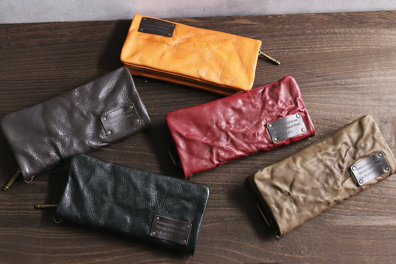 FU-SI FERNALLE / A-wallet Round zipper long wallet made of high quality Italian lamb leather