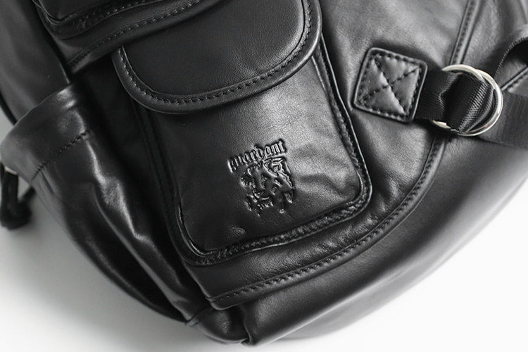 guardant Volume leather backpack where you can enjoy the luster of cowhide leather
