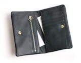 Neutral Gray  ハスキー 新色登場 ふんわりソフトで手に馴染む馬革の 二つ折財布  クラッチ 日本製