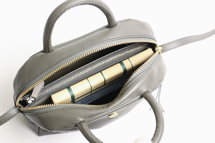Neutral Gray  ハスキー たった180gの馬革ミニショルダー  日本製
