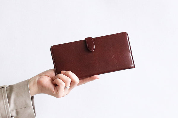 Atelier nuu / Lezza botanica vino ワインの絞りかすで染めたサステナブルレザーのスマート長財布