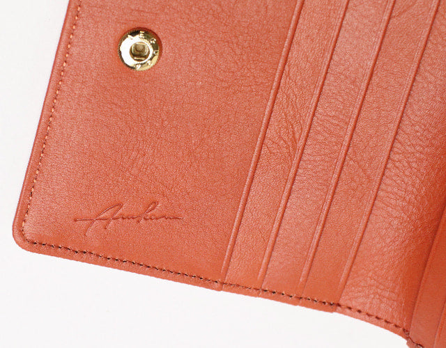 ARUKAN  ジゼル 美しいパイソンの型押しを施した、 イタリーレザーの機能的折財布