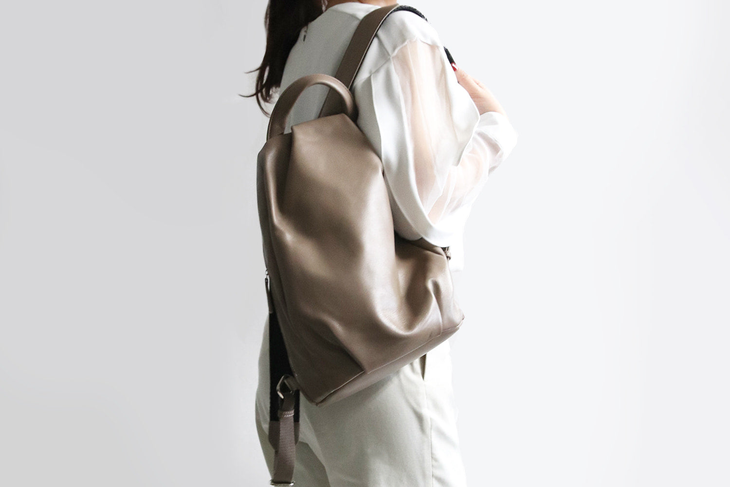 ARUKAN Lamoor Elegant lamb leather drape backpack 